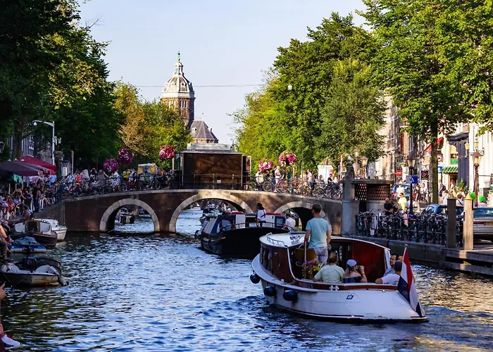 Grand Canal Boutique